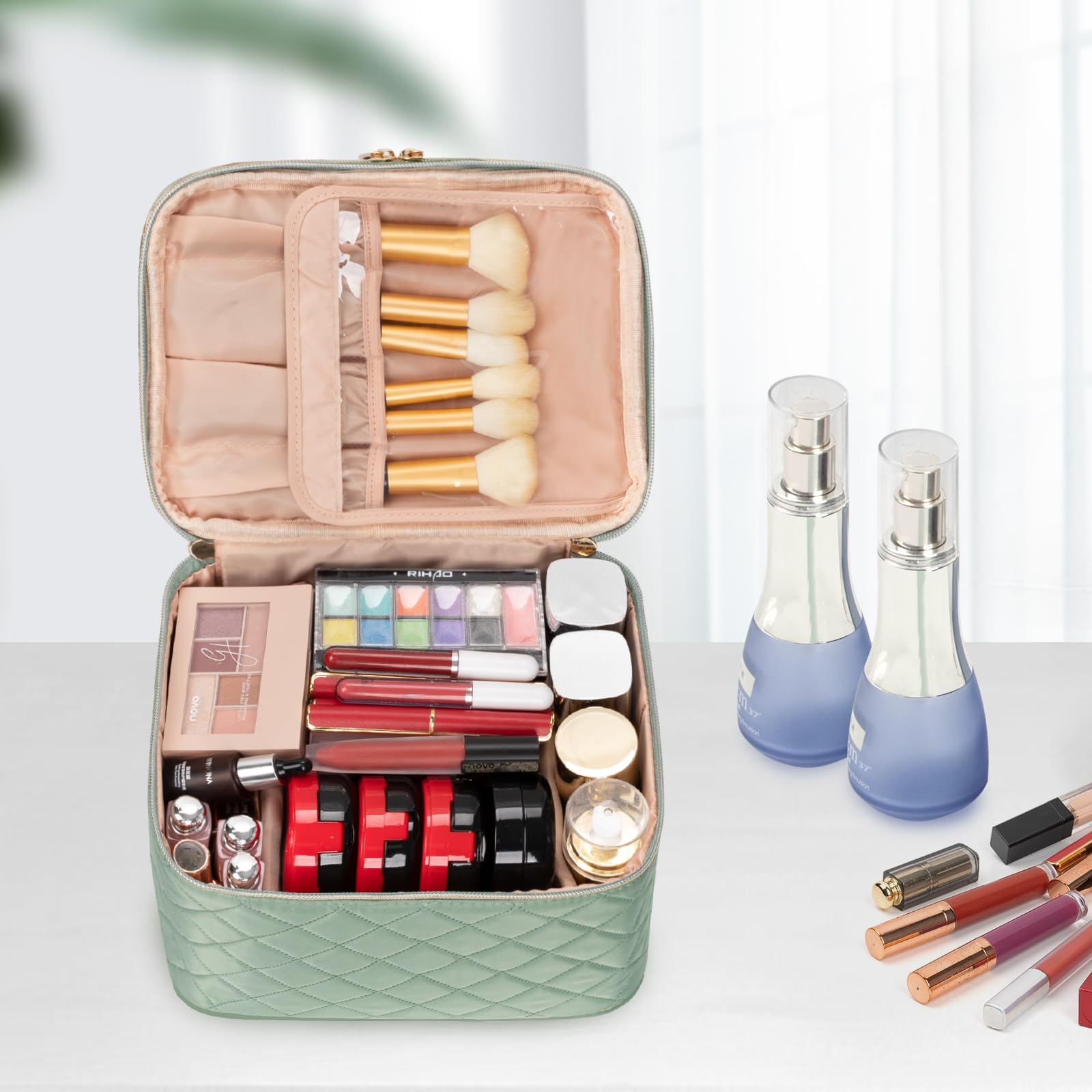 Makeup Bag, Portable Cosmetic Bag Black Make up Case Toiletry Bag | Large Capacity Travel Makeup Case Organizer for Women Toiletry Bag for Girls Traveling With Handle and Divider